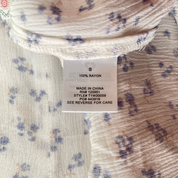 Hippie Rose Blue Floral Top - Picture 5 of 5